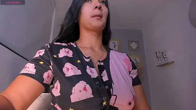 Snapshot of NatyFerrer_ chatting on 15, 5, 2026 NatyFerrer online show from 15, 5, 2026
