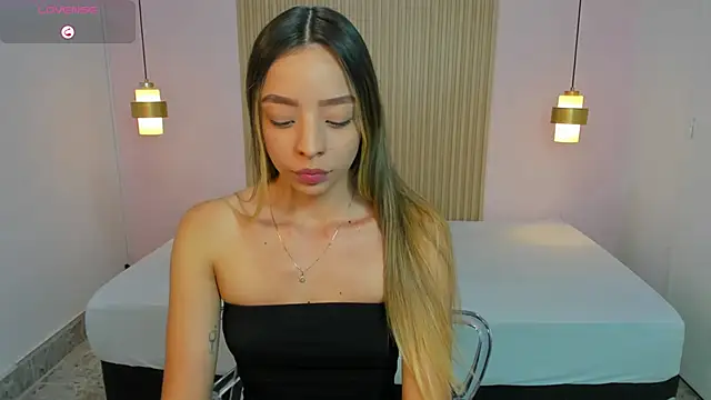 AliceRoss0 online show from 25, 4, 2026