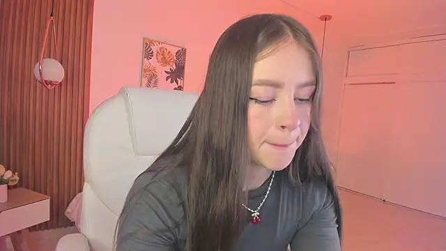 Snapshot of TiffanyWright chatting on 12, 9, 2025 TiffanyWright online show from 12, 9, 2025