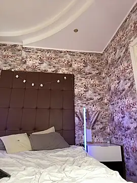 Mary Walker online show from 20, 3, 2025