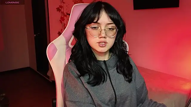 suzumi   online show from 5, 12, 2024