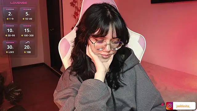 suzumi   online show from 5, 12, 2024