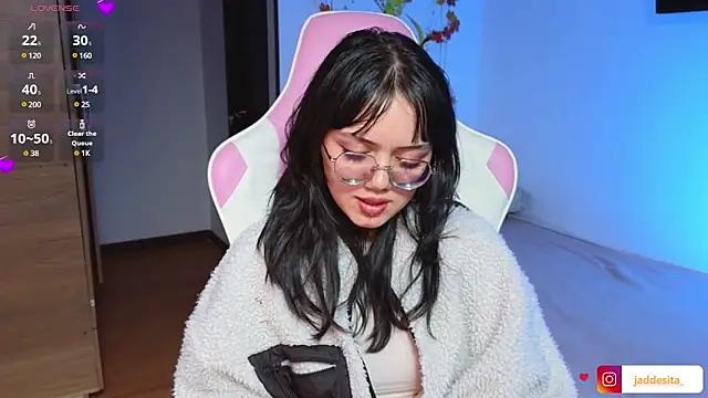 suzumi   online show from 24, 1, 2025