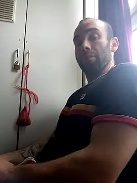 Snapshot of DrbigdickUK chatting on 1, 6, 2026 DrbigdickUK online show from 1, 6, 2026