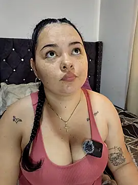 Snapshot of leoytessa_10 chatting on 8, 7, 2026 leoytessa 10 online show from 8, 7, 2026