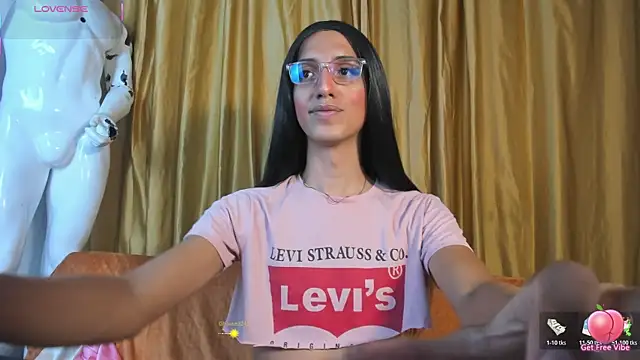 CharlotteLauren online show from 4, 7, 2026