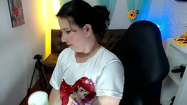 victoria jones online show from 11, 3, 2025