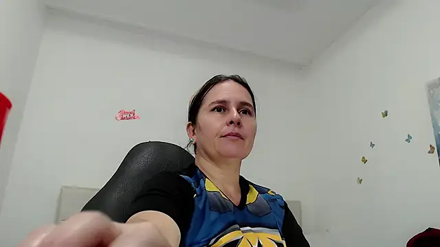 victoria jones online show from 4, 4, 2026