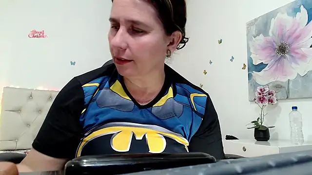 victoria jones online show from 25, 4, 2026