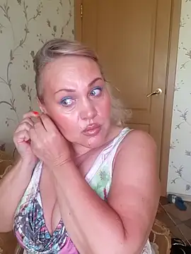 IsabellaBoni online show from 30, 6, 2026