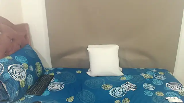 kimberlyjamexxx online show from 27, 2, 2026