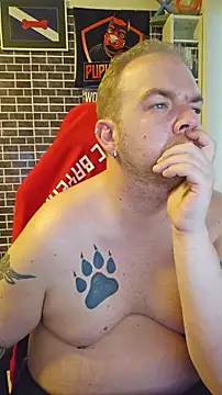 Snapshot of PupW0lfy chatting on 3, 11, 2025 PupW0lfy online show from 3, 11, 2025