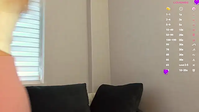 Snapshot of milamurrr chatting on 3, 12, 2025 milamurrr online show from 3, 12, 2025