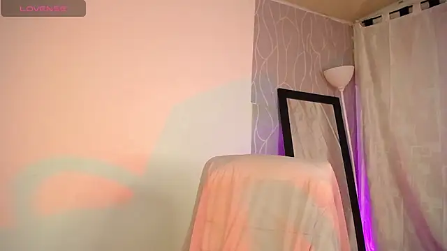 Britanymooree online show from 8, 2, 2025