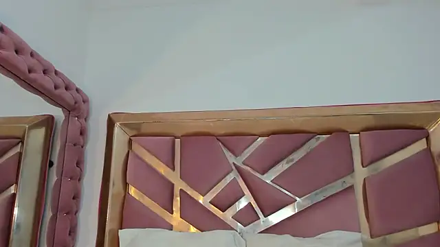 Britanymooree online show from 23, 4, 2026