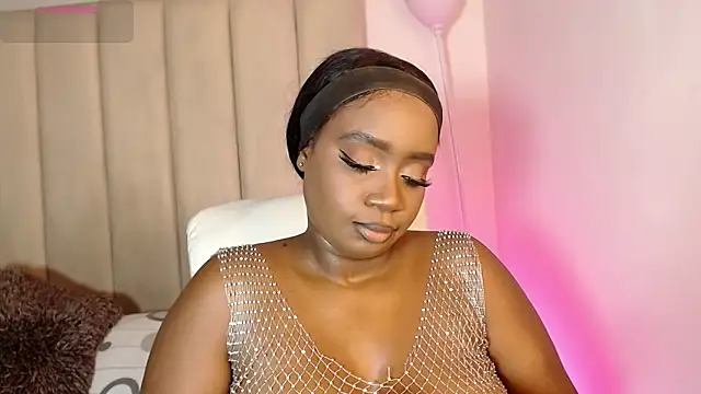 Snapshot of Britanymooree chatting on 11, 6, 2026 Britanymooree online show from 11, 6, 2026