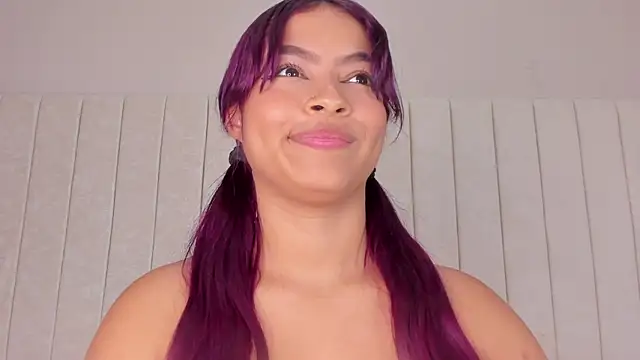 Littleolivia  online show from 24, 2, 2025