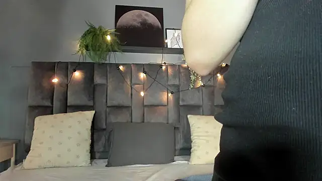 AmbarHills 1 online show from 24, 4, 2026