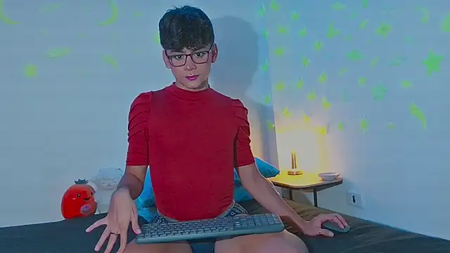 Snapshot of arnold_laurent_ chatting on 1, 12, 2024 arnold laurent online show from 1, 12, 2024