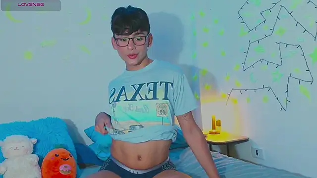 Snapshot of arnold_laurent_ chatting on 9, 1, 2025 arnold laurent online show from 9, 1, 2025