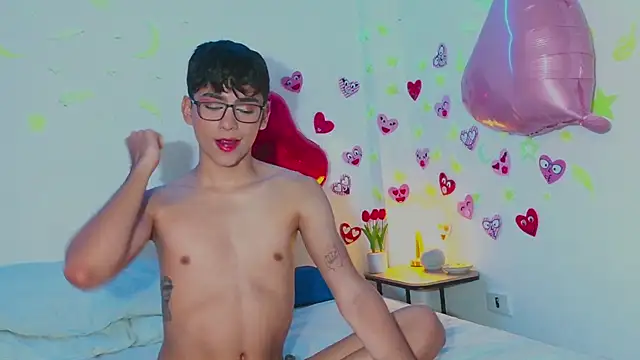 Snapshot of arnold_laurent_ chatting on 14, 2, 2025 arnold laurent online show from 14, 2, 2025