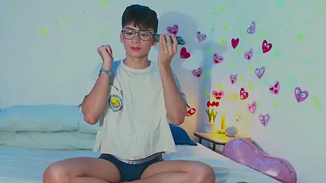 Snapshot of arnold_laurent_ chatting on 15, 2, 2025 arnold laurent online show from 15, 2, 2025