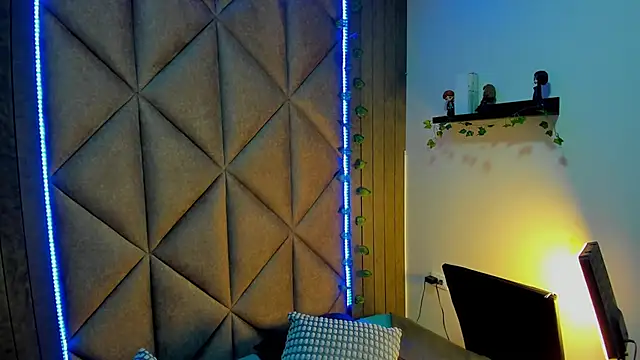 AbbyWathson online show from 25, 4, 2026