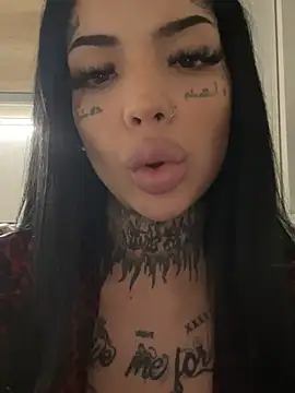 Snapshot of CreamyInkky_ chatting on 15, 12, 2024 CreamyInkky online show from 15, 12, 2024