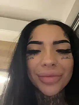 Snapshot of CreamyInkky_ chatting on 12, 1, 2025 CreamyInkky online show from 12, 1, 2025