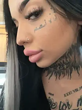 Snapshot of CreamyInkky_ chatting on 26, 1, 2025 CreamyInkky online show from 26, 1, 2025