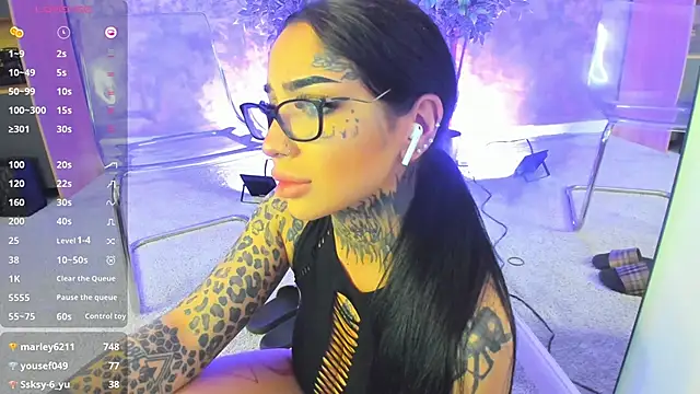 Snapshot of CreamyInkky_ chatting on 24, 9, 2025 CreamyInkky online show from 24, 9, 2025