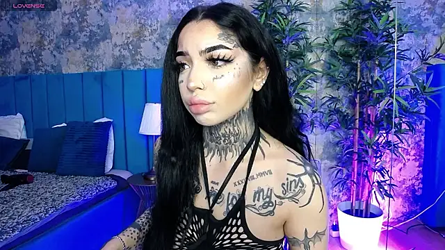 CreamyInkky  online show from 7, 2, 2026