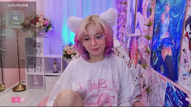 Snapshot of Coconut_Mia chatting on 3, 10, 2025 Coconut Mia online show from 3, 10, 2025