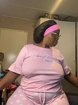 Nomthie online show from 4, 12, 2025