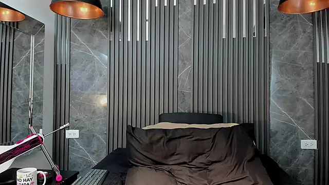 Snapshot of SaraiEvans chatting on 21, 11, 2025 SaraiEvans online show from 21, 11, 2025