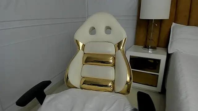 Daphne81  online show from 19, 2, 2025