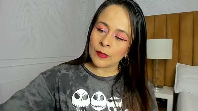 Daphne81  online show from 21, 2, 2025