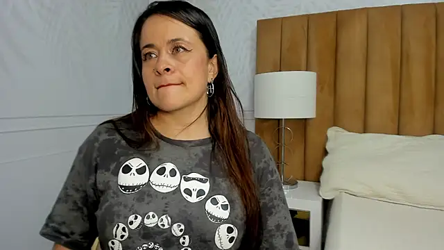 Daphne81  online show from 1, 3, 2025