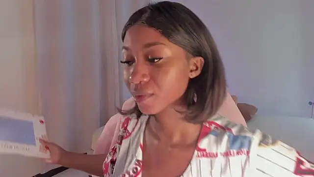 SavannahWildee online show from 20, 2, 2025