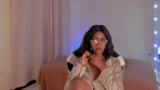 SavannahWildee online show from 24, 2, 2025