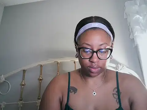 Nyxie Chaos online show from 30, 6, 2026