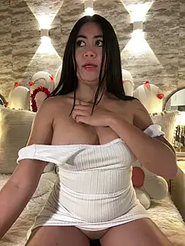 Snapshot of _MadiLee_ chatting on 2, 2, 2025 MadiLee online show from 2, 2, 2025