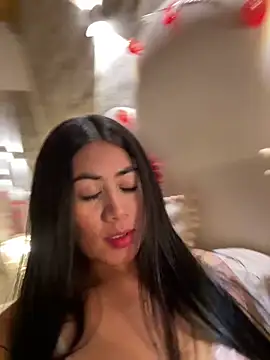 Snapshot of _MadiLee_ chatting on 10, 2, 2025 MadiLee online show from 10, 2, 2025