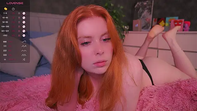 RedHotVixen0 online show from 9, 9, 2025