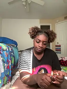 LillShayy online show from 25, 4, 2026