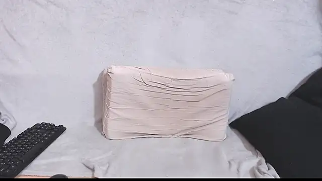 qustci-couple online show from 7, 2, 2025