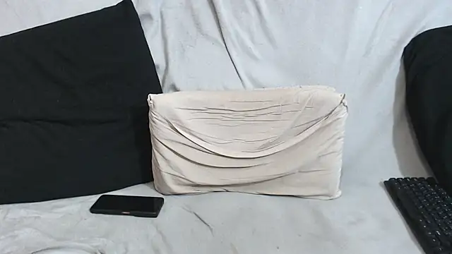 qustci-couple online show from 27, 2, 2025