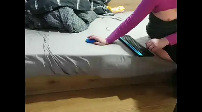 eblata04 online show from 1, 3, 2025