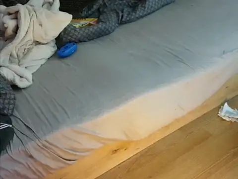 eblata04 online show from 3, 3, 2025