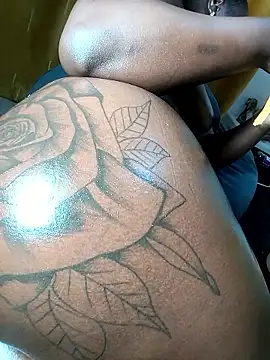 Hugemassivebootie online show from 21, 11, 2025